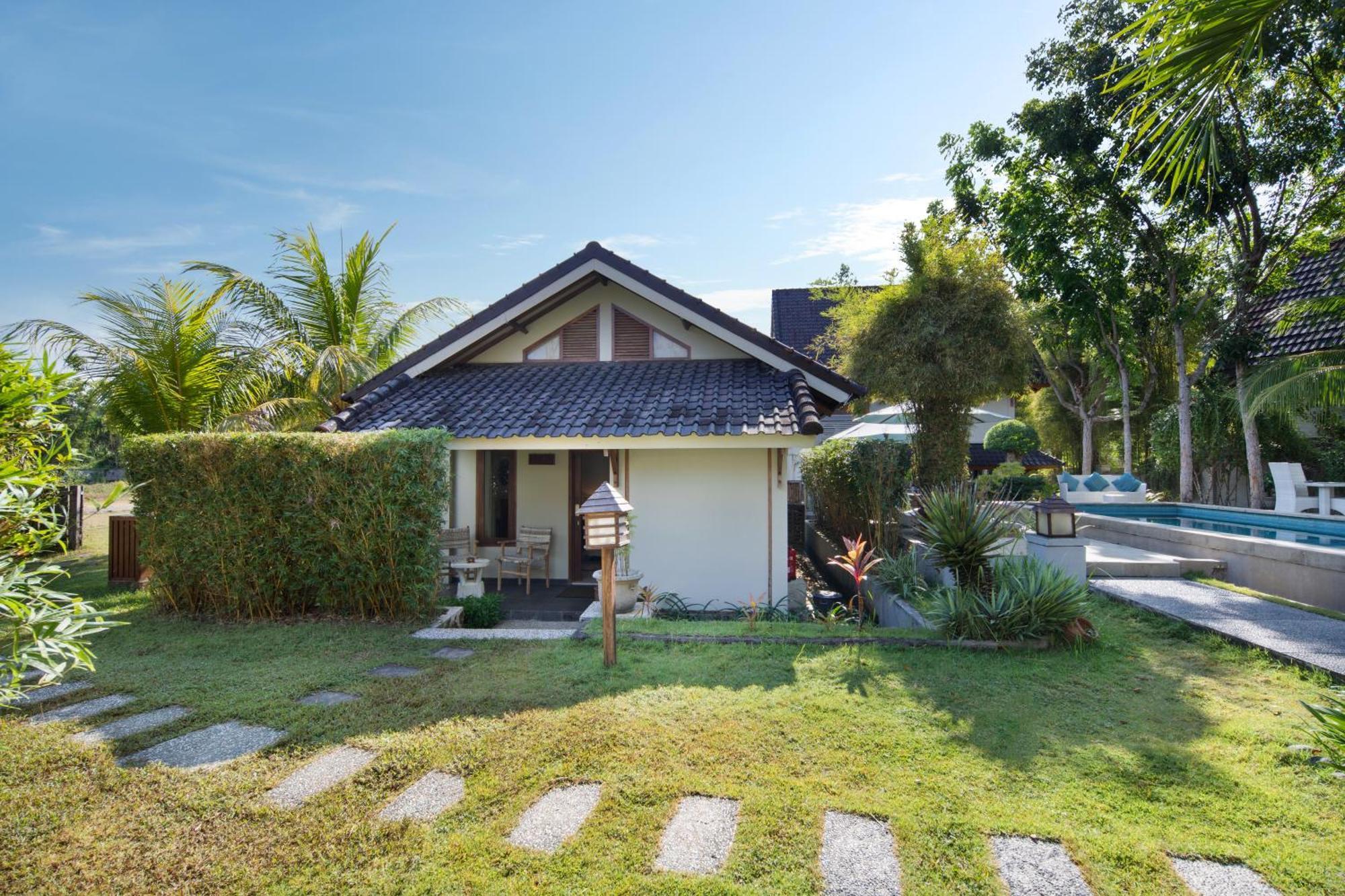 Sempiak Seaside Resort Selong Belanak Rum bild